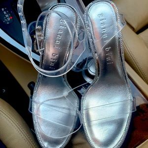 New Giana Bini Silver heels w Diamond size 7.5 Women